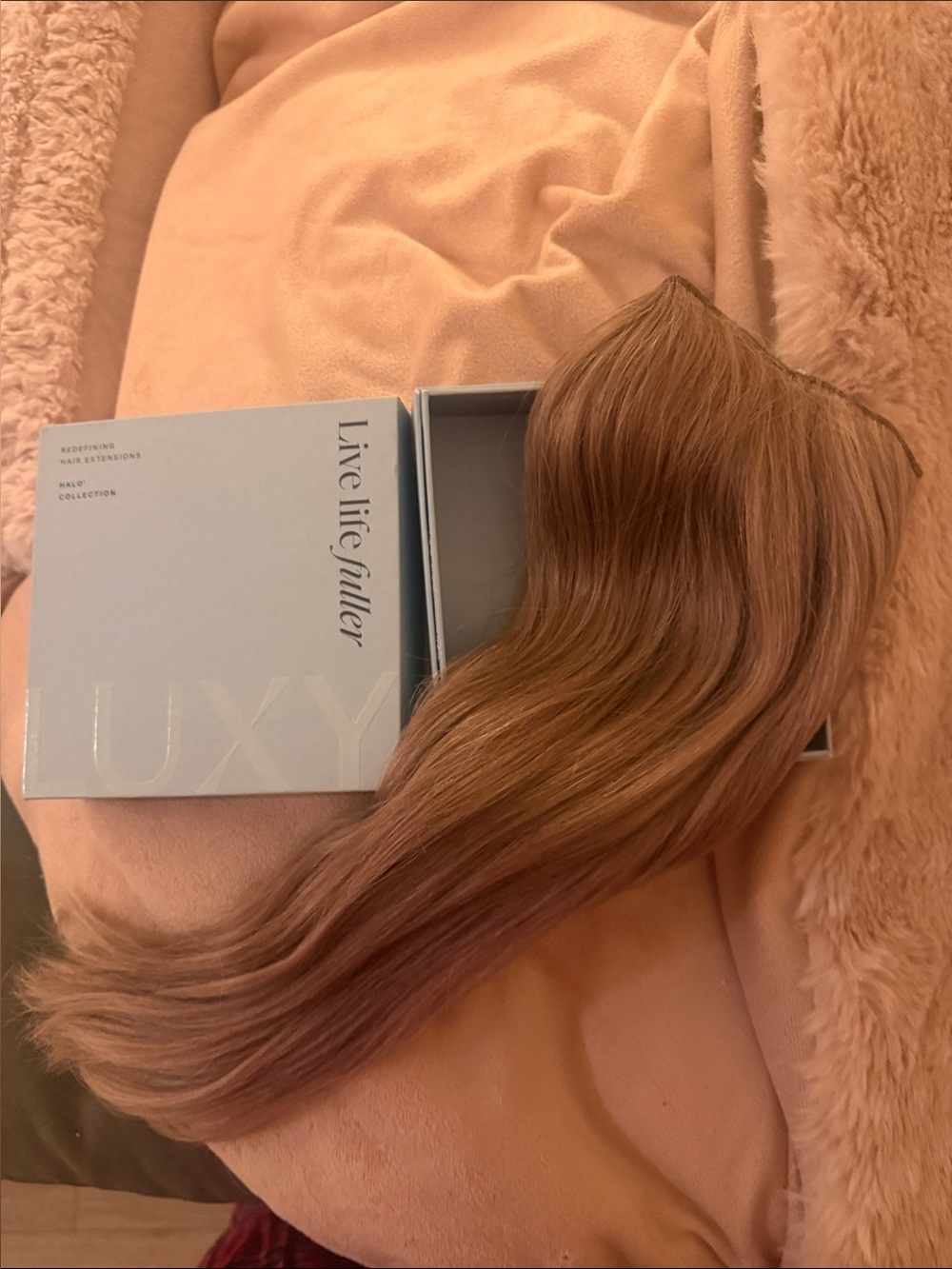 Luxy hair halo extensions in the color natural dimensional blonde 16 inches - Picture 2 of 3